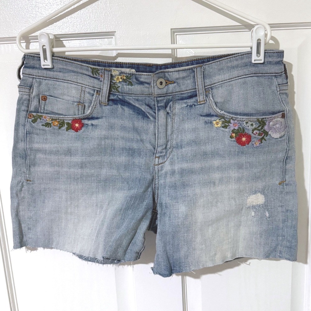 Pilcro Anthropologie Slim Boyfriend Floral Embroidered Denim Shorts 29 Light